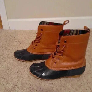 Sports Boots Size 7M DEDE